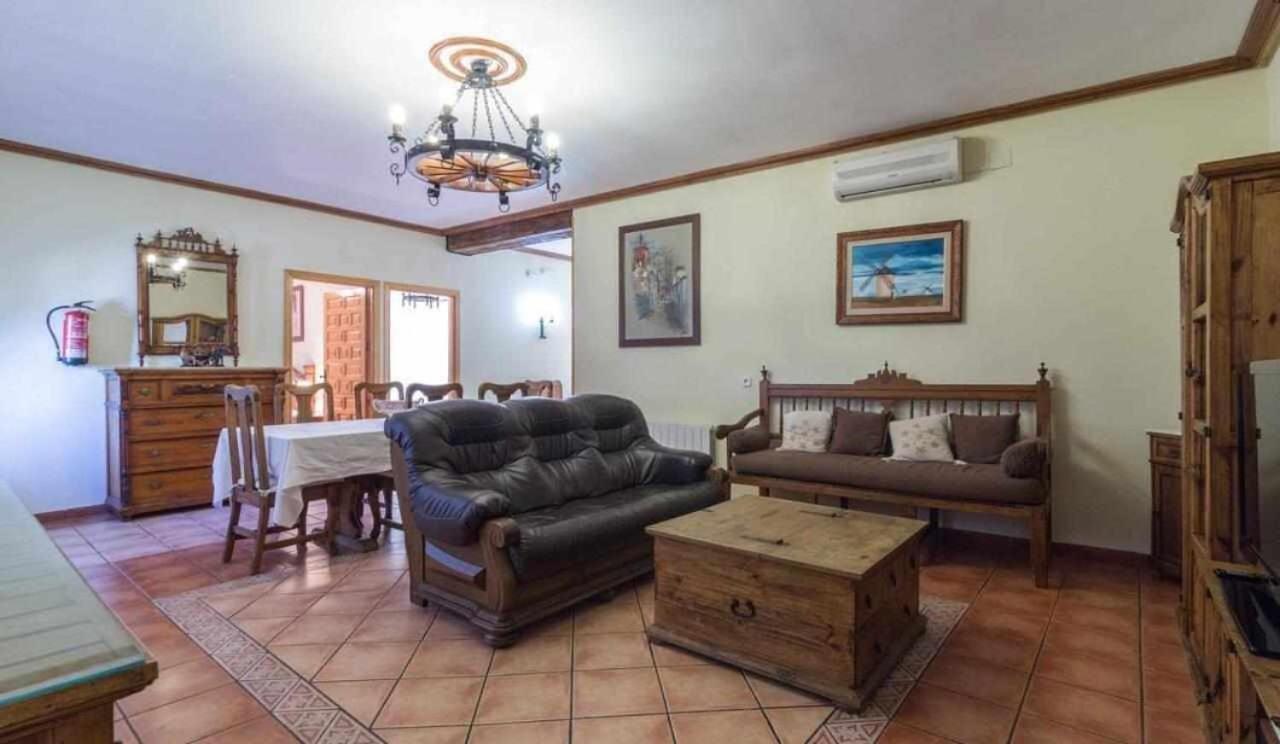 Casa Rural La Del Alba Seria Argamasilla De Alba Exterior photo